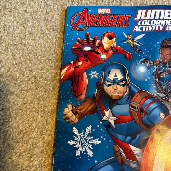 Marvel Avengers Jumbo Coloring Book Christmas with Red and Blue Cover NEW - Picture 2 of 4